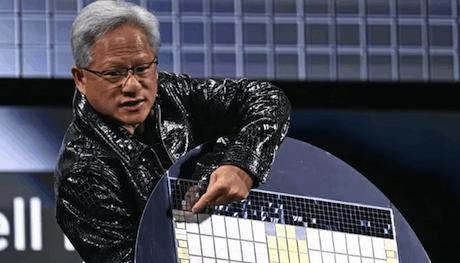 黄仁勋买下半个AI圈,英伟达的这盘大棋藏得太深了