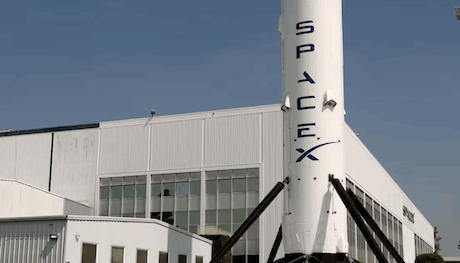 马斯克全员会宣布:SpaceX的未来不是火箭 是AI和机器人?