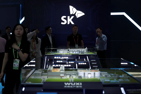业绩创纪录 股价却崩了：SK海力士怎么了？